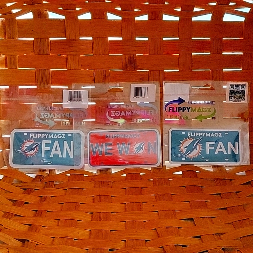 MIAMI DOLPHINS NFL FAN CAR/DECORATIVE REVERSIBLE MAGNETS! "FLIPPYMAGZ" 5"x2.5"